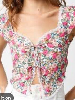 Olivaceous Pink Floral Lace-Trim Crop Top
